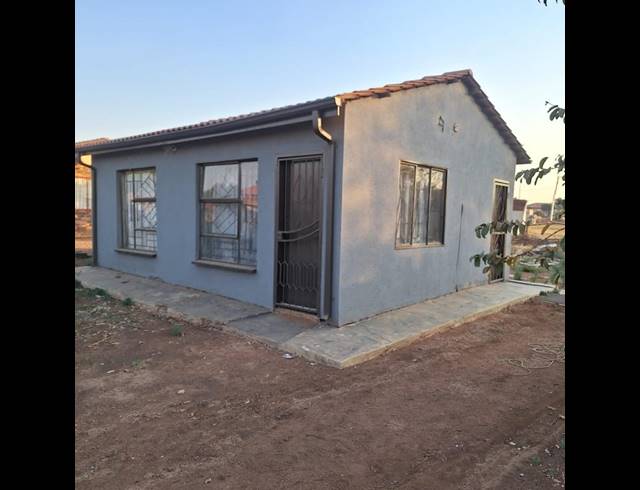 2 BEDROOM HOUSE FOR SALE IN SOSHANGUVE SOUTH